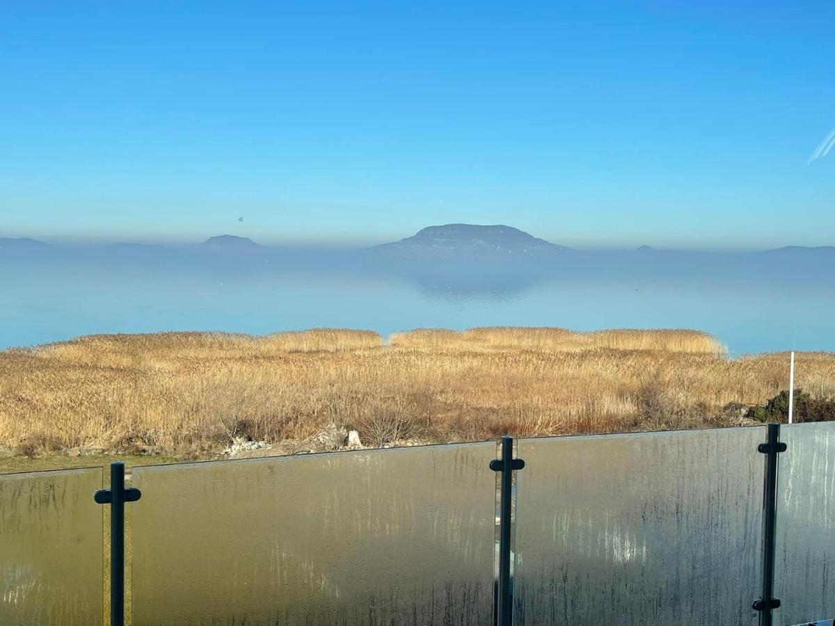Fenyves Beach Apartman Delux Balatonfenyves Buitenkant foto